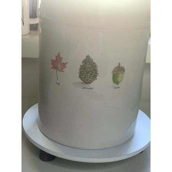 Rae Dunn Fall Leaf Pinecone
Acorn Crock - Picture 2 of 3